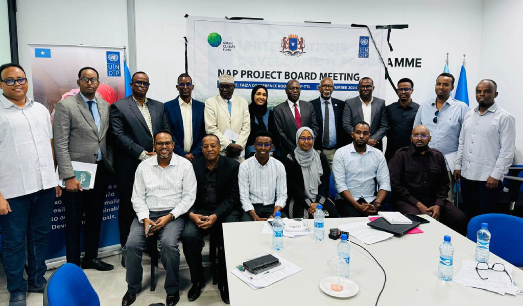 Wasiirka Wasaaradda Deegaanka, Isbedelka Cimillada iyo Horumarinta reer miyiga ee Dowladda Galmudug mudane Senator SAID SIYAD SHIRWAC iyo Agaasimaha guud ee wasaradda